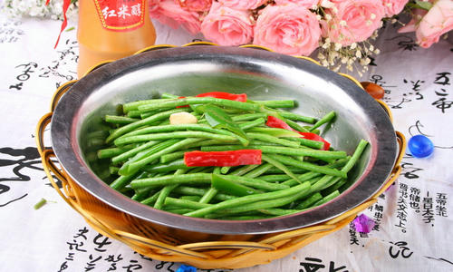 银河系中间亮的是什么